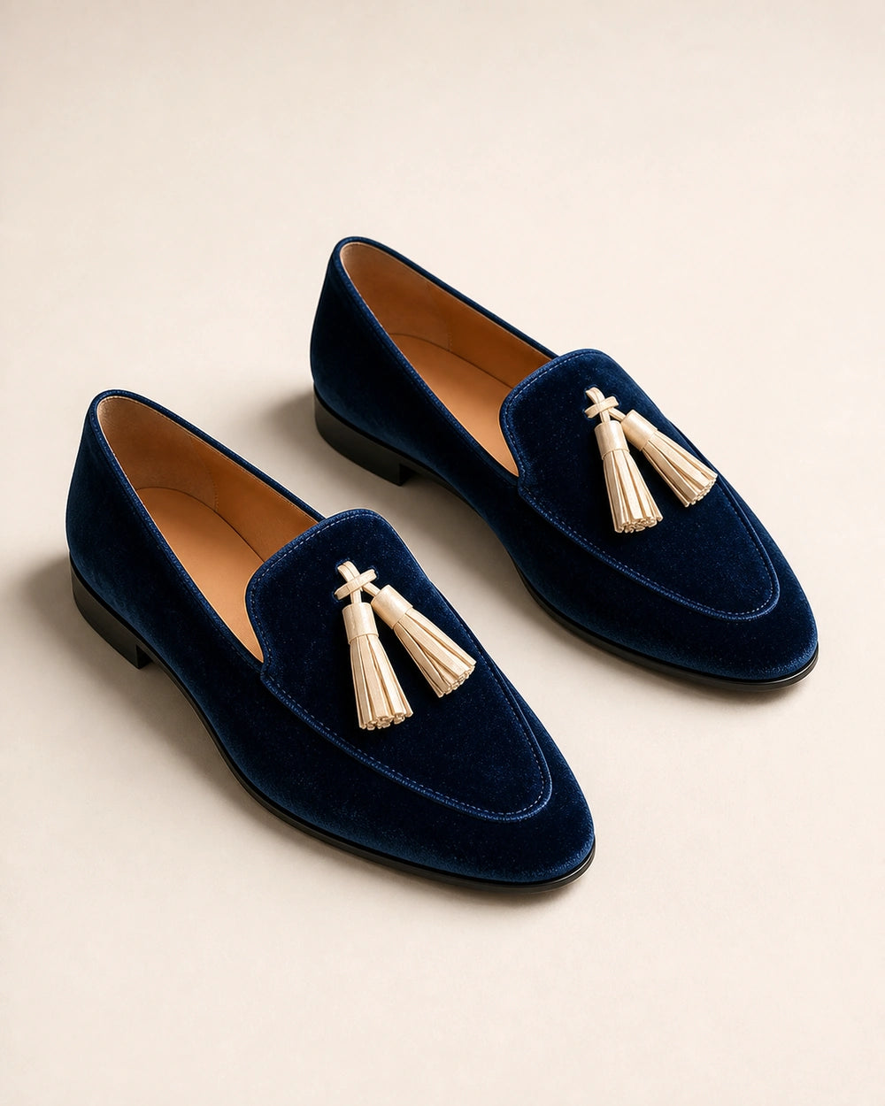 Mocassini donna blu navy vellutati con nappine — immagine del prodotto 9