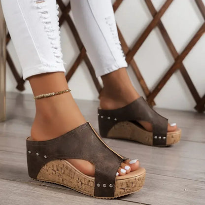 Momount Donna Sandali con Zeppa e Plateau – Sughero Nero Peep-Toe Mule con Borchie
