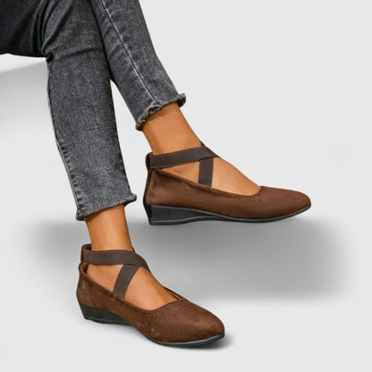 Momount Donna Ballerine – Camoscio Cinturino Incrociato Punta Tonda Caviglia Elastica