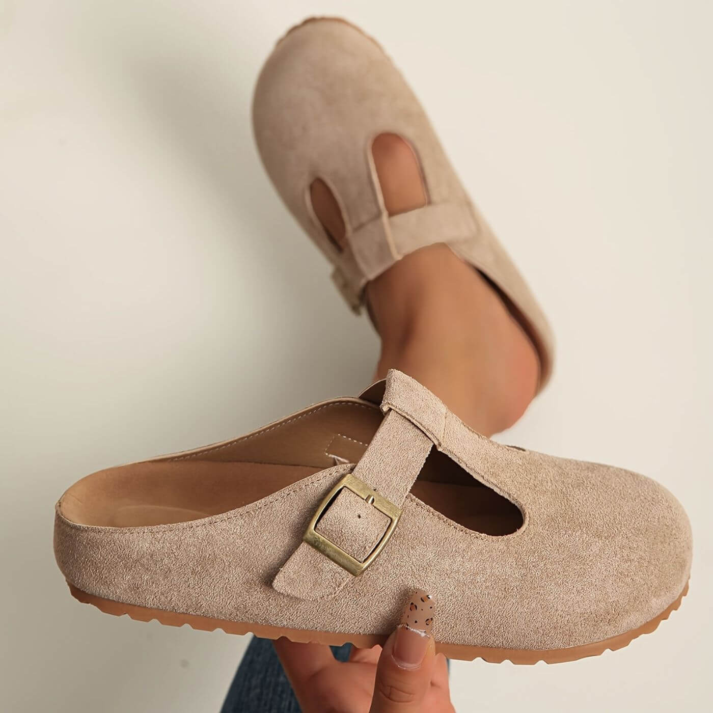 Momount Donna Zoccoli T-Bar in Camoscio – Fibbia Mule Punta Chiusa Sottopiede Sughero