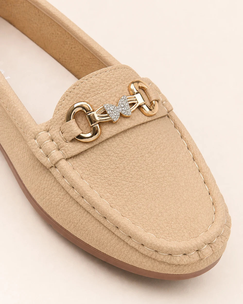 Mocassini donna beige con catena dorata — immagine del prodotto 6