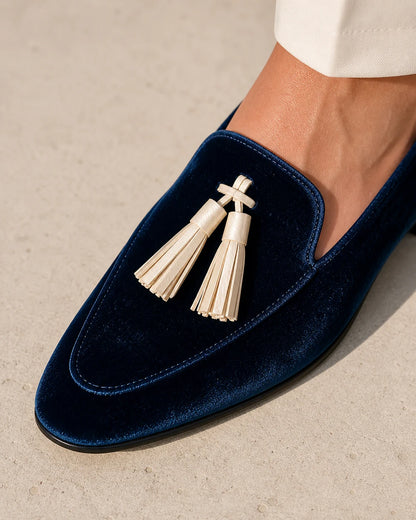 Mocassini donna blu navy vellutati con nappine — immagine del prodotto 6
