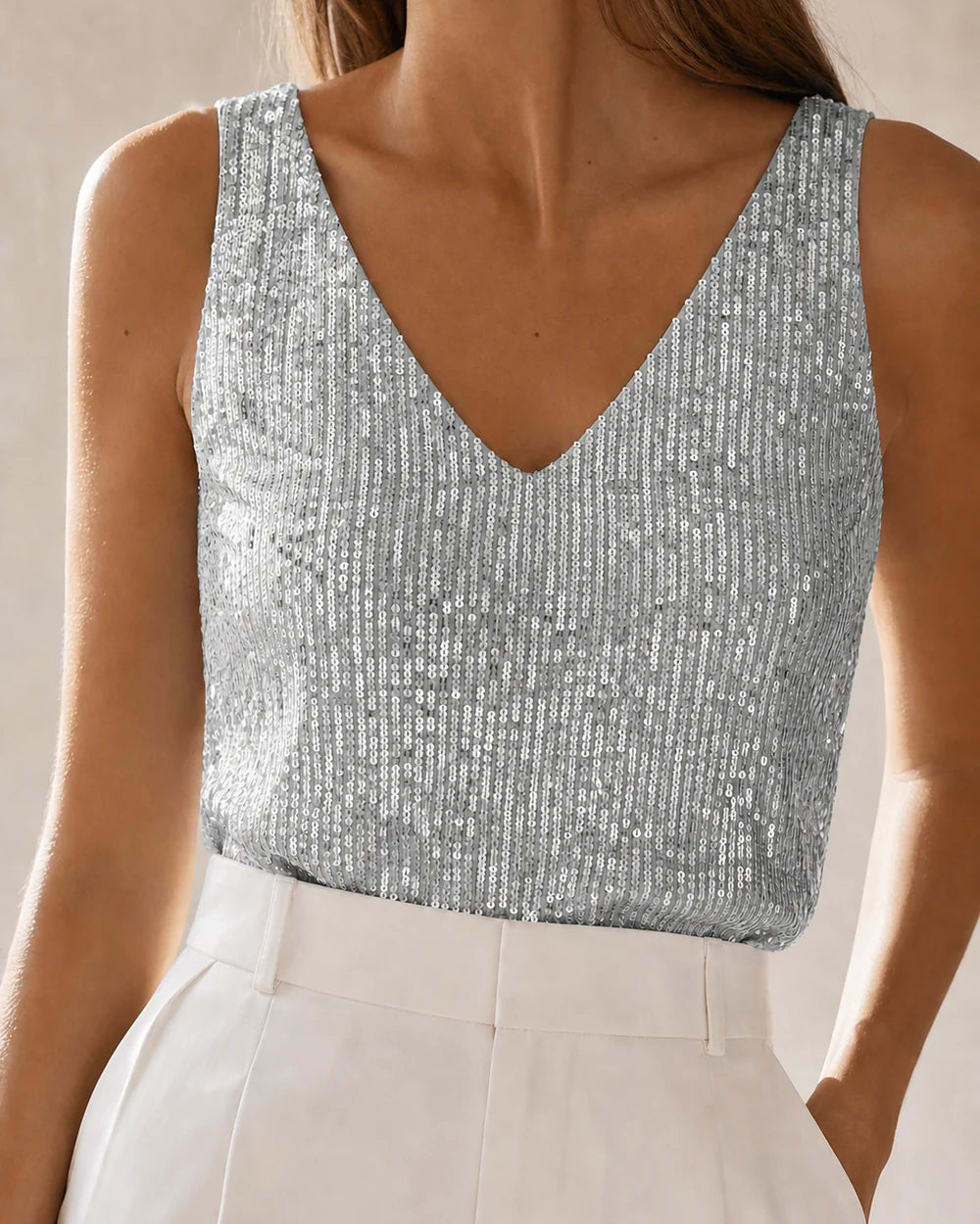 Martha | Top da donna con paillettes e scollo a V — image 10