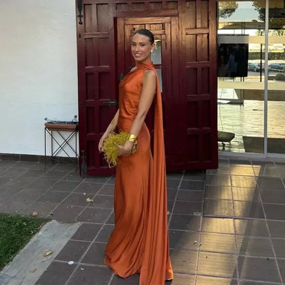 Ottavia | Vestito Maxi Drappeggiato in Raso Monospalla con Mantellina da Sera