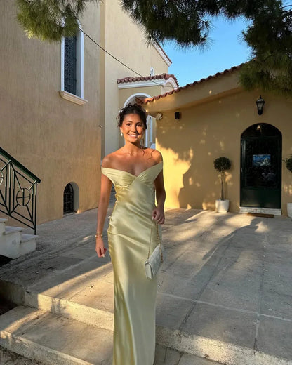 Fiammetta | Vestito Maxi Elegante in Raso Spalle Scoperte Aderente da Sera