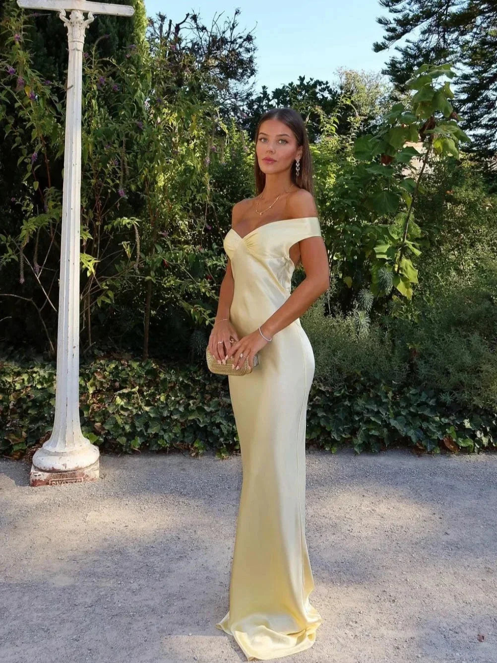 Fiammetta | Vestito Maxi Elegante in Raso Spalle Scoperte Aderente da Sera