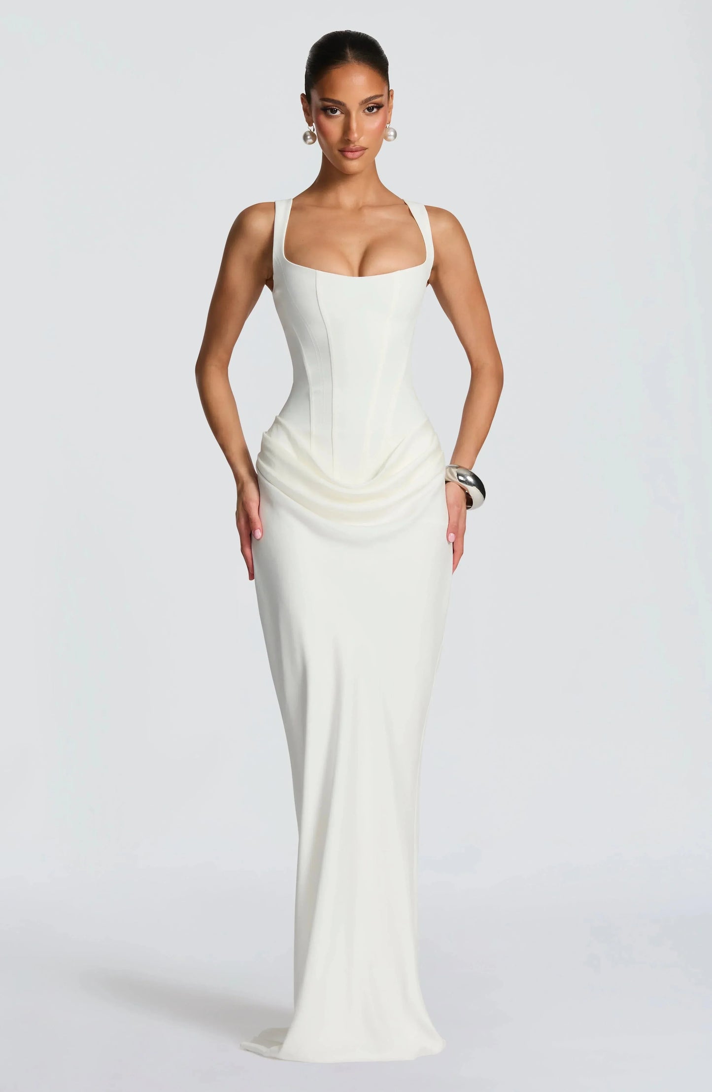 Galatea | Vestito Maxi Elegante in Raso Scollo Quadrato Aderente Schiena Nuda